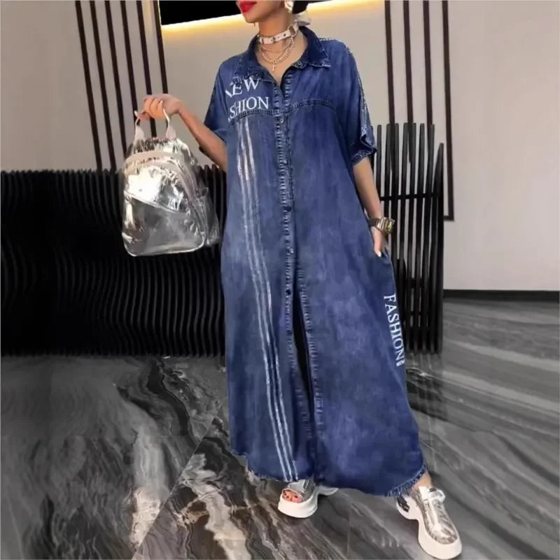 Vestido New York™ em Jeans com Lavagem Premium e Design Oversized / Para Mulheres que Desafiam o Básico e Impõem Seu Estilo!