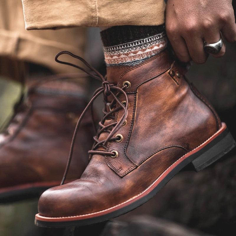 Bota Masculina em Couro Artesanal- ClassicMen / O Estilo do Homem Clássio Unidos em uma única Bota!!!