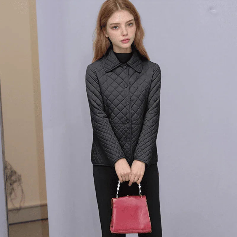 Jaqueta Diana™ em Matelassê com Algodão e Textura Acolchoada / Sofisticação e Leveza para o Seu Inverno Elegante!