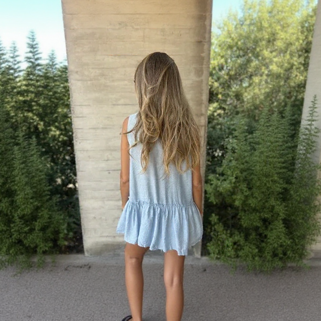 Camisa Laguna™ em Viscose Premium com Babado na Barra e Botões Minimalistas / Toque Natural e Caimento que Encanta!