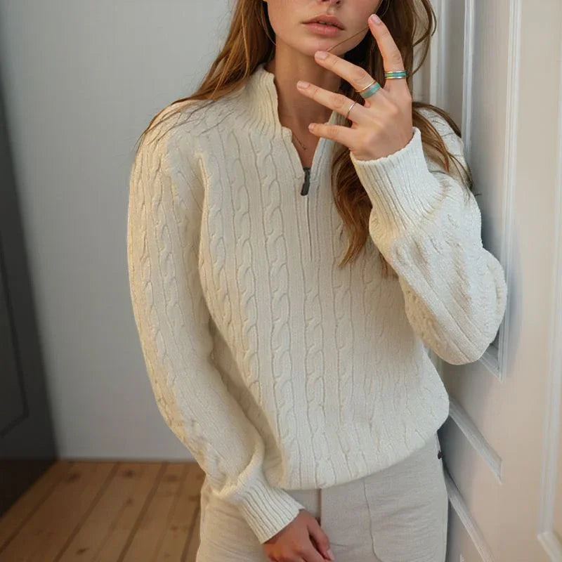 Blusa Mathilde™ em Tricô Trançado com Gola Alta / A Peça-Coringa para Looks de Inverno com Presença!