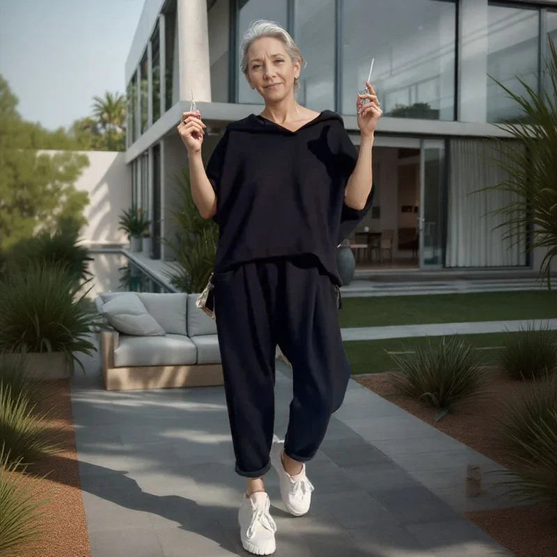 Conjunto Julieta™ em Moletinho Soft com Capuz Casual e Estilo Despojado / Conforto Sofisticado para Mulheres que Vivem com Leveza e Estilo!