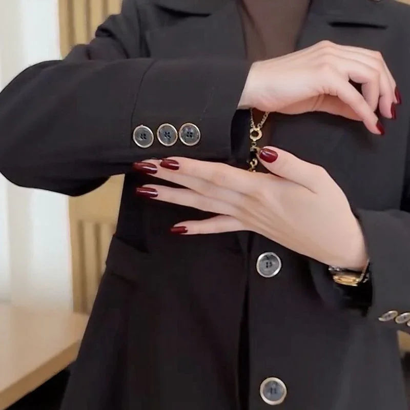 Casaco Madame Luxe™ com Interior Aveludado / Um Clássico Refinado que Aquece com Charme!