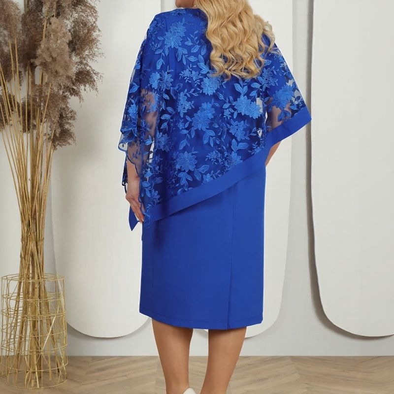 Vestido Éden™ com Sobreposição Estilo Poncho Rendada / O Encontro Perfeito entre Charme e Feminilidade!"