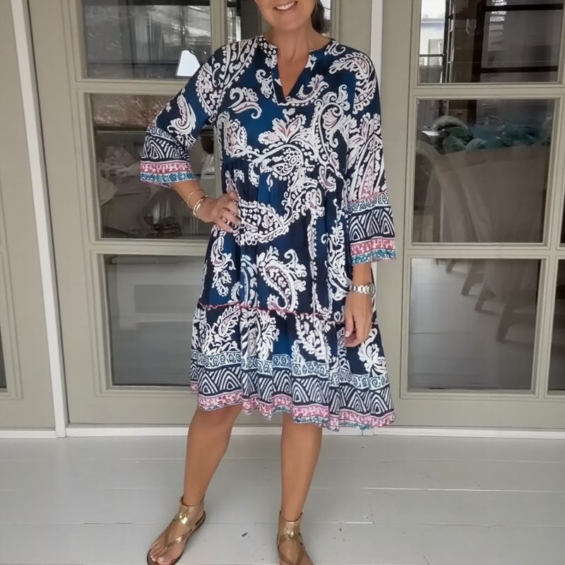 Vestido Glenda™ em Viscose Acetinada com Estampa Boho / O Encanto da Liberdade com Sofisticação!