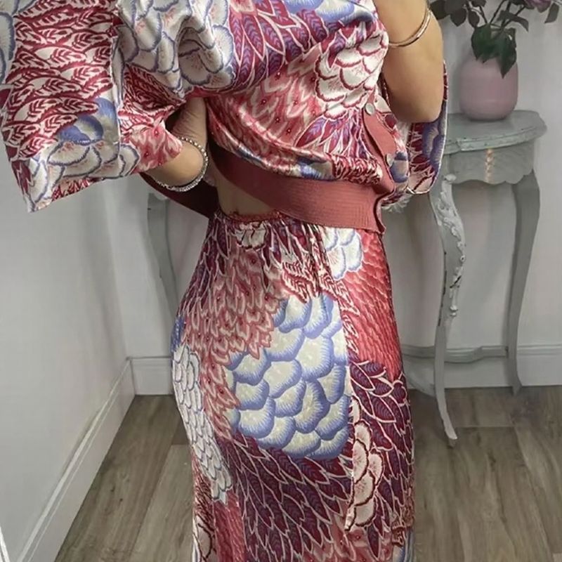 Conjunto Sakura™ em Cetim Premium com Blusa Kimono e Saia Longa Estampada / Feminilidade Sofisticada que Brilha em Qualquer Ocasião!