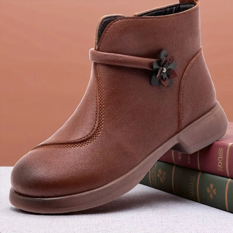 Bota Ana Catarina™ com Forração Macia e Solado Antiderrapante / Segurança e Elegância para os Dias Mais Frios!