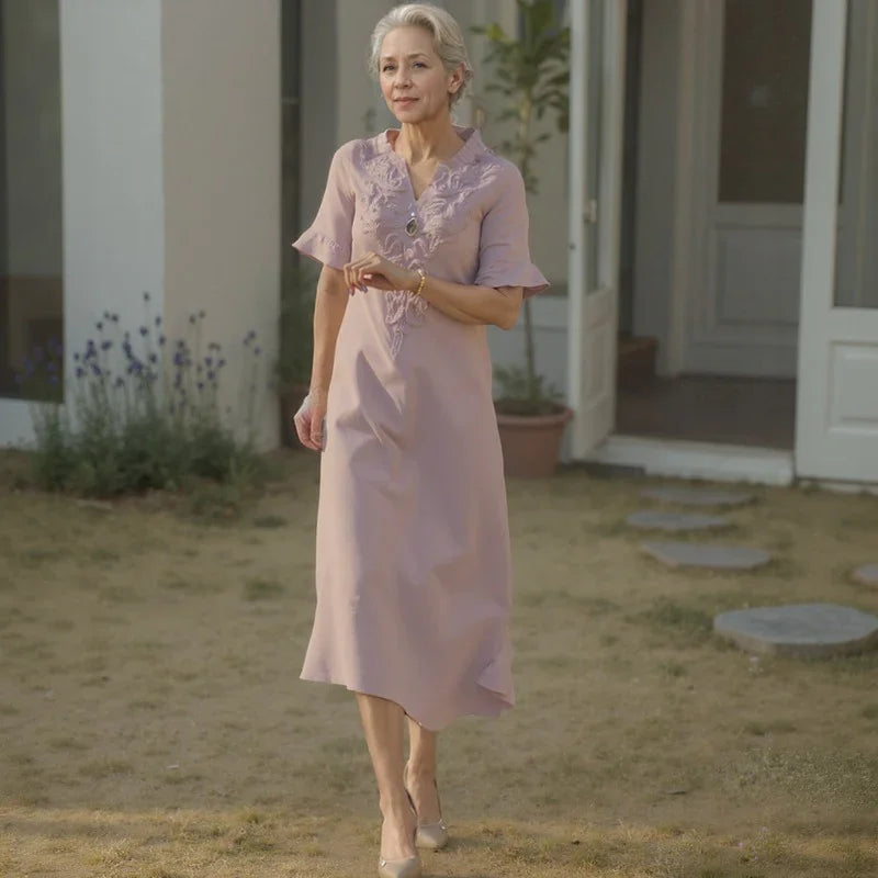 Vestido Vitta™ em Linho de Algodão com Bordado Artesanal / Simplicidade Refinada para Seus Momentos