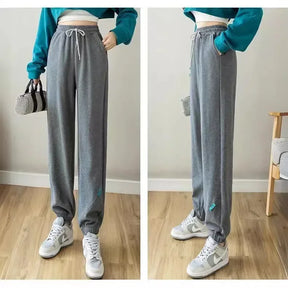 Calça Mabel™ em Moletom Macio com Detalhe Texturizado / Um Toque Aconchegante que Abraça Seu Ritmo!