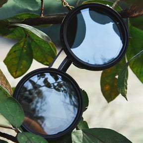 [Compre 1  e Leve 2] Óculos de Sol Eclipse™ com Regulagem de Luminosidade e Design Retrô / Visual Único e Proteção Total em Qualquer Ambiente!