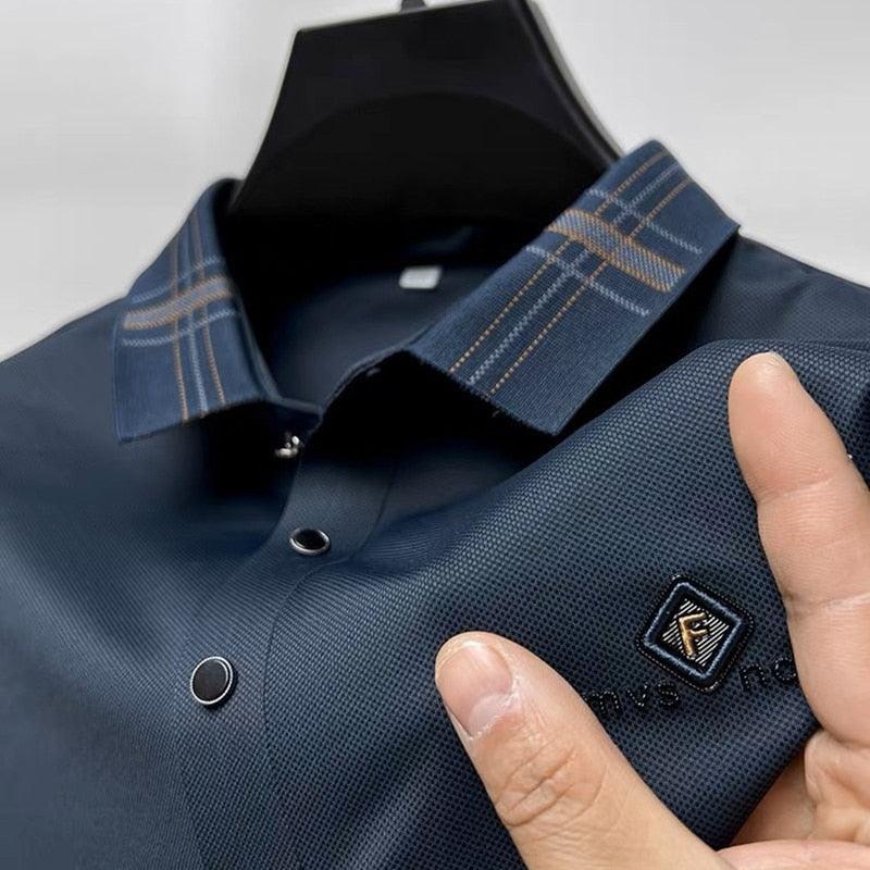 Polo Premium de Alto Padrão em Seda Gelo - Frank / Renomada no Mercado Internacional Agora Também Disponivel em Suas Mãos!