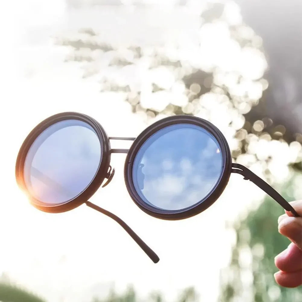 [Compre 1  e Leve 2] Óculos de Sol Eclipse™ com Regulagem de Luminosidade e Design Retrô / Visual Único e Proteção Total em Qualquer Ambiente!