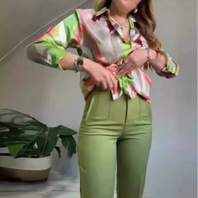 Conjunto Sálvia Élégance™ com Camisa Acetinada e Calça de Alfaiataria / Sofisticação que Vai do Office ao After!