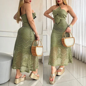 Vestido Ortiz™ em Tricô Vazado com Flor Majestosa no Busto / O Encanto Artesanal que Ilumina o Seu Dia!