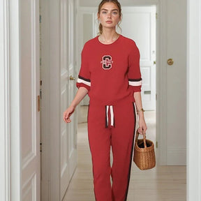 Conjunto EasyWear™ em Moletinho de Algodão com Faixas Contrastantes / Um Look Casual com Inspiração Urbana!