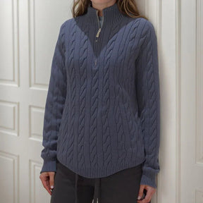 Blusa Mathilde™ em Tricô Trançado com Gola Alta  / A Peça-Coringa para Looks de Inverno com Presença!