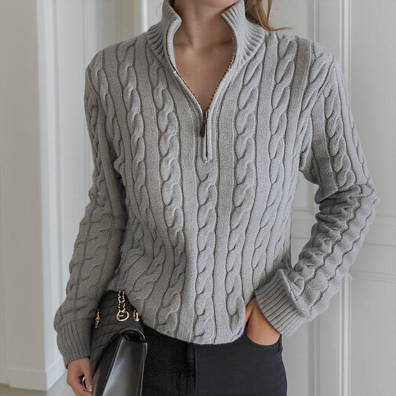 Blusa Mathilde™ em Tricô Trançado com Gola Alta  / A Peça-Coringa para Looks de Inverno com Presença!