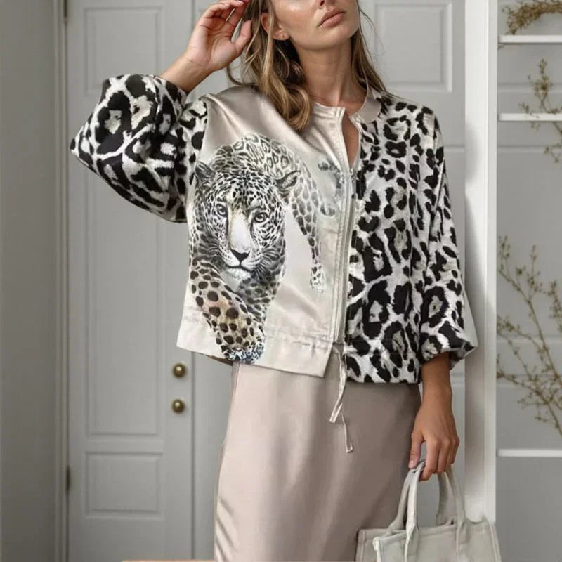 Jaqueta Panthera Luxe™ Estilo Bomber e Estampa Animal Print / Atitude Selvagem e Estilo Sofisticado em Uma Só Peça!