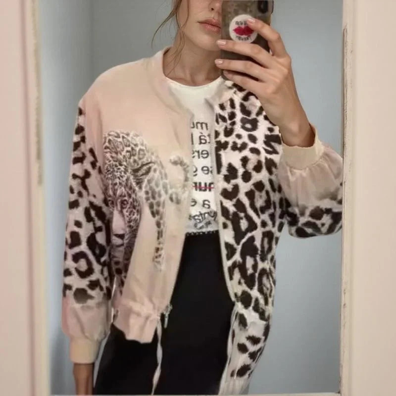 Jaqueta Panthera Luxe™ Estilo Bomber e Estampa Animal Print / Atitude Selvagem e Estilo Sofisticado em Uma Só Peça!