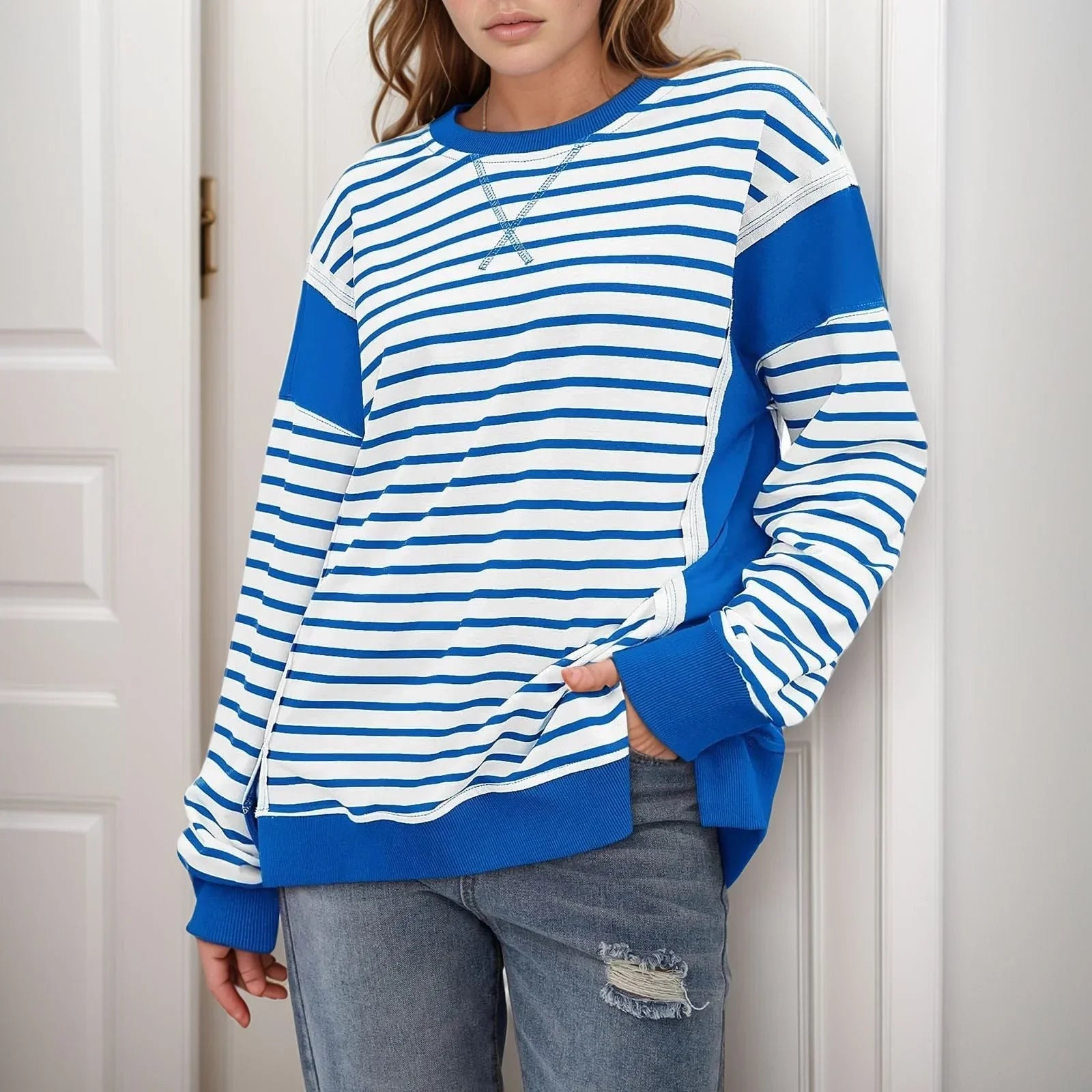 Moletom Anabelle™ com Estilo Retrô-Chic e Cores Contrastantes / O Básico Nada Comum que Veste Atitude!