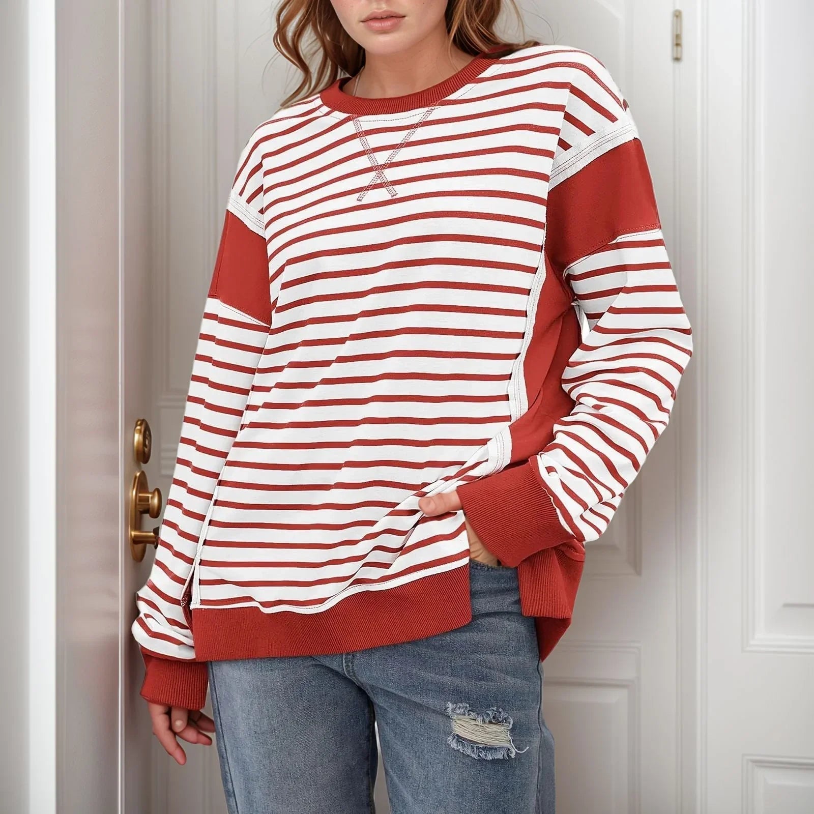 Moletom Anabelle™ com Estilo Retrô-Chic e Cores Contrastantes / O Básico Nada Comum que Veste Atitude!