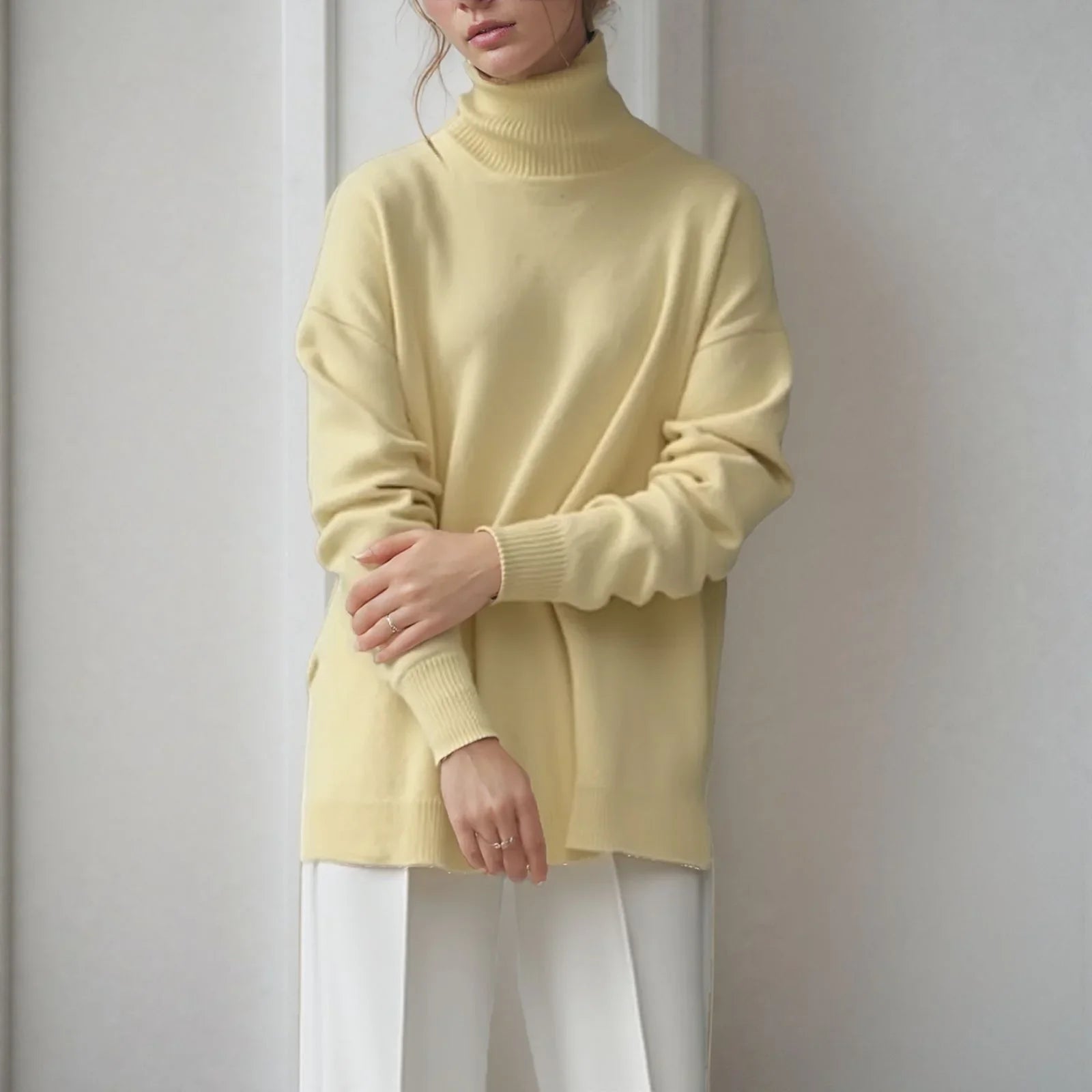 Blusa Capadócia™ em Tricô com Gola Alta / Elegância Atemporal com Toque de Sofisticação Contemporânea!