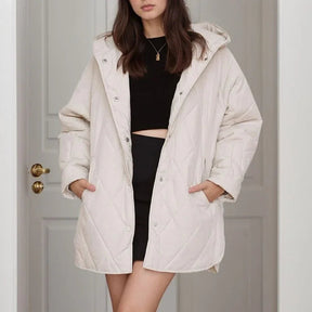 Casaco Mirella™ Estilo Parka com  Matelassê Aconchegante / Aconchego Feminino com Estilo Contemporâneo para Enfrentar o Inverno com Classe!