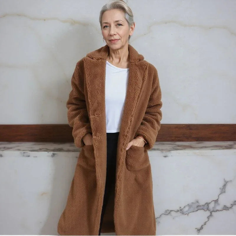 Casaco Elodie™ em Lã Teddy com Gola Alta / Sofisticação Urbana com Conforto Térmico para os Dias Frios!