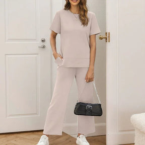 Conjunto Lounge Capri™ em Malha Premium com Calça Pantalona e Blusa Soltinha / O Companheiro Perfeito para Viagens, Passeios e Dias de Conforto Chic!