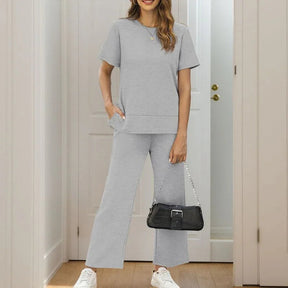 Conjunto Lounge Capri™ em Malha Premium com Calça Pantalona e Blusa Soltinha / O Companheiro Perfeito para Viagens, Passeios e Dias de Conforto Chic!