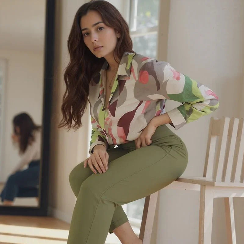 Conjunto Sálvia Élégance™ com Camisa Acetinada e Calça de Alfaiataria / Sofisticação que Vai do Office ao After!