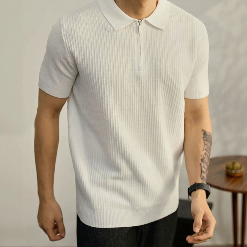 Polo Montclair™ com Zíper Minimalista e Efeito Texturizado / A Elegância Silenciosa do Estilo Old Money!