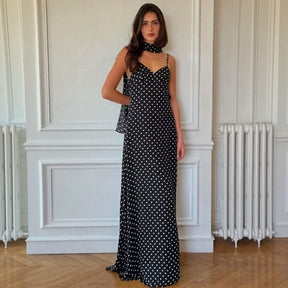 Vestido Isaura™ com Top Lenço e Saia Longa Fluida / Elegância Clássica com Toque de Sensualidade Contemporânea!