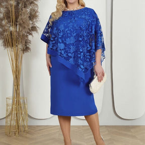 Vestido Éden™ com Sobreposição Estilo Poncho Rendada / O Encontro Perfeito entre Charme e Feminilidade!"