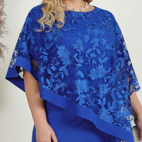 Vestido Éden™ com Sobreposição Estilo Poncho Rendada / O Encontro Perfeito entre Charme e Feminilidade!"