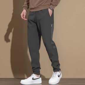 Calça Jogger Axis™ em Moletom Premium / Conforto Máximo com Visual Urbano para Sua Rotina Dinâmica!