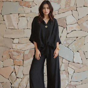 Conjunto Celinea™ com Listras Verticais e Corte Solto / Sofisticação Discreta para Mulheres de Estilo Natural!