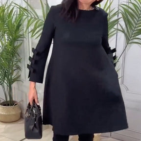 Vestido Maison Noir™ com Mangas Esculpidas e Corte de Alfaiataria / Sofisticação Minimalista para Mulheres de Presença