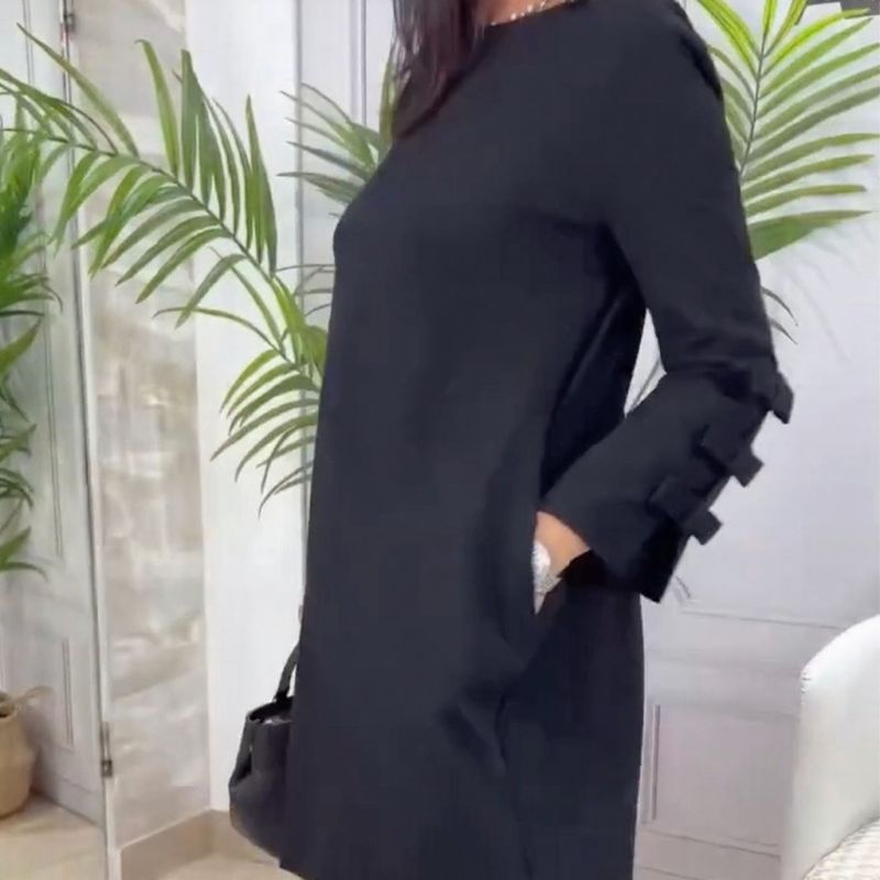 Vestido Maison Noir™ com Mangas Esculpidas e Corte de Alfaiataria / Sofisticação Minimalista para Mulheres de Presença