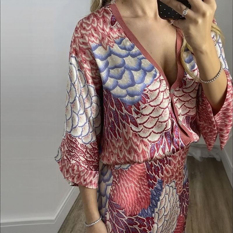 Conjunto Sakura™ em Cetim Premium com Blusa Kimono e Saia Longa Estampada /  Feminilidade Sofisticada que Brilha em Qualquer Ocasião!