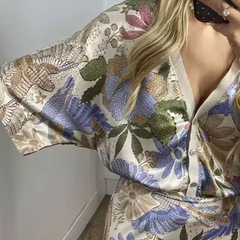 Conjunto Sakura™ em Cetim Premium com Blusa Kimono e Saia Longa Estampada /  Feminilidade Sofisticada que Brilha em Qualquer Ocasião!